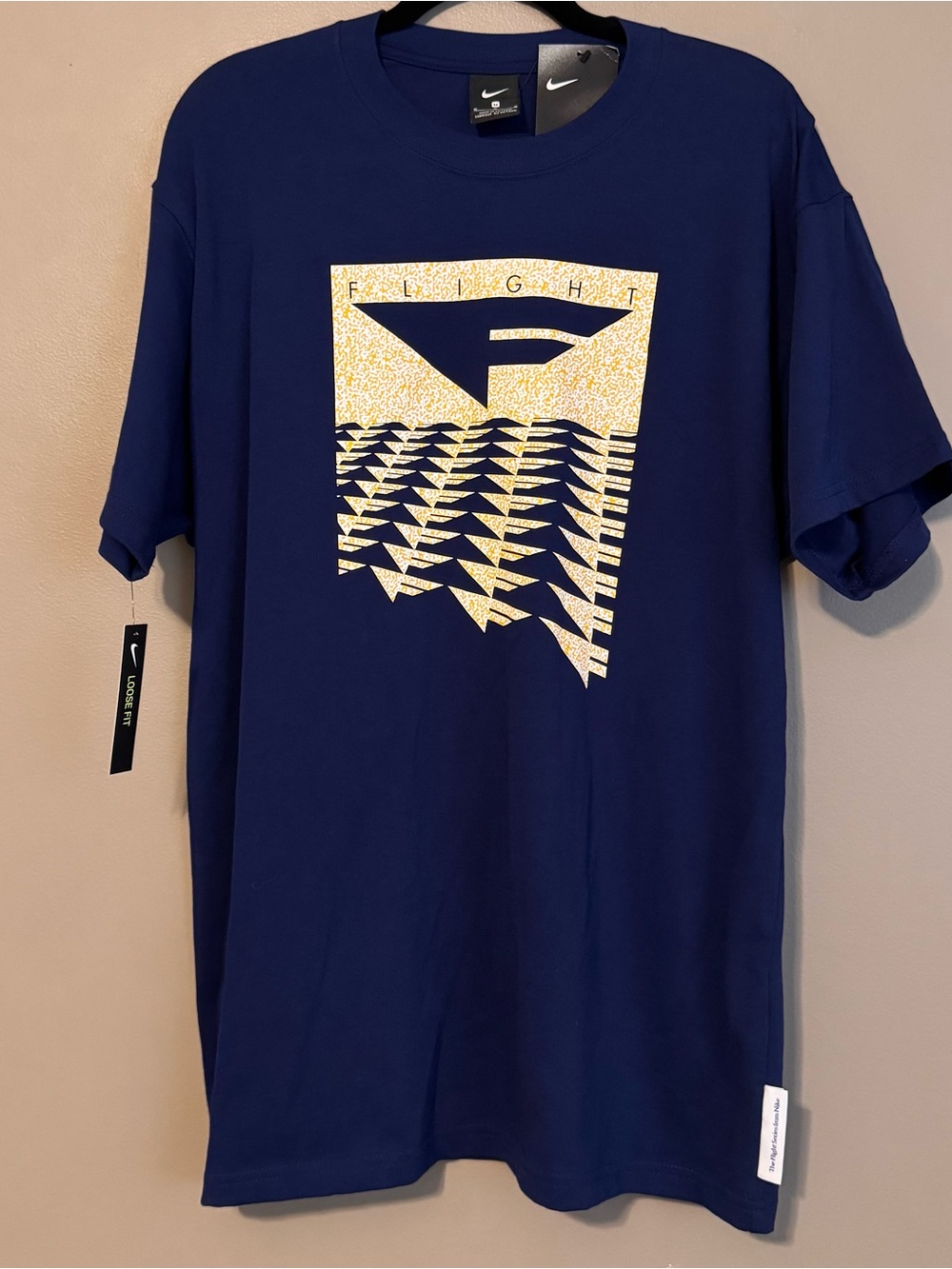 Nike Air Jordan Flight Graphic Print Navy Blue Tshirt Men’s Loose Fit Medium NWT